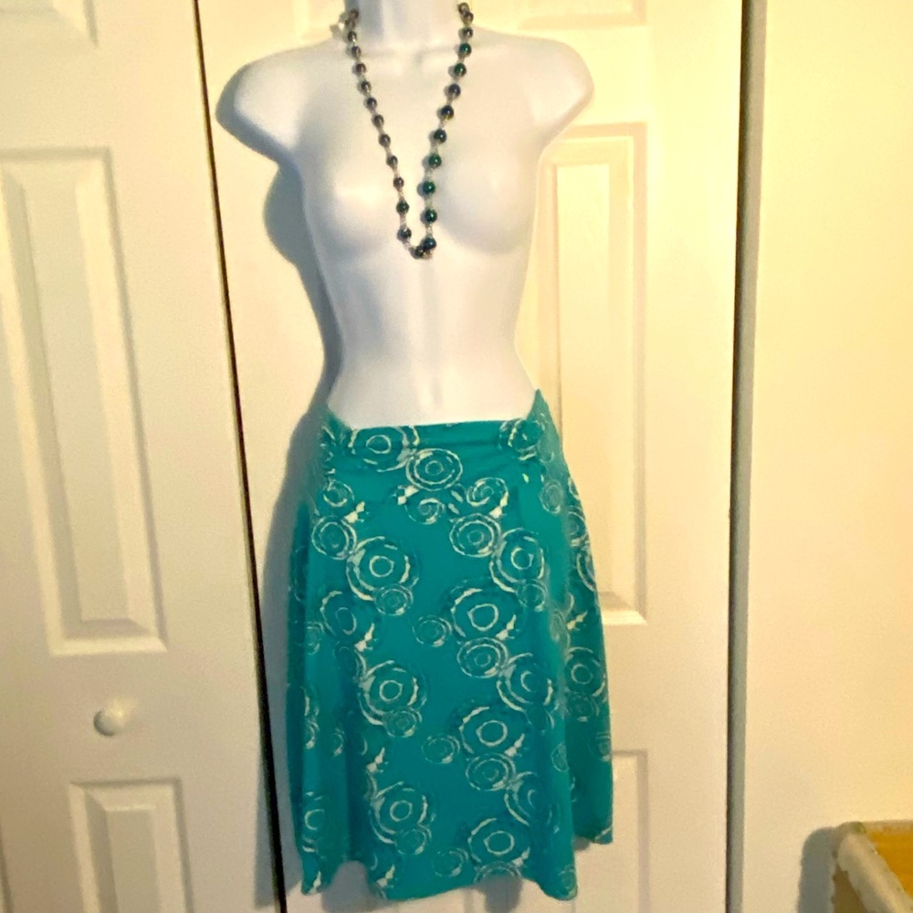 Tranquility by Colorado company. Mid maxi type. Turquoise and white. S 🦋